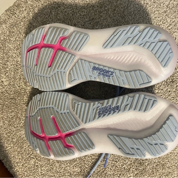 Brooks Sky Blue Glycerin 23 with Lavender Accents - Picture 4 of 5